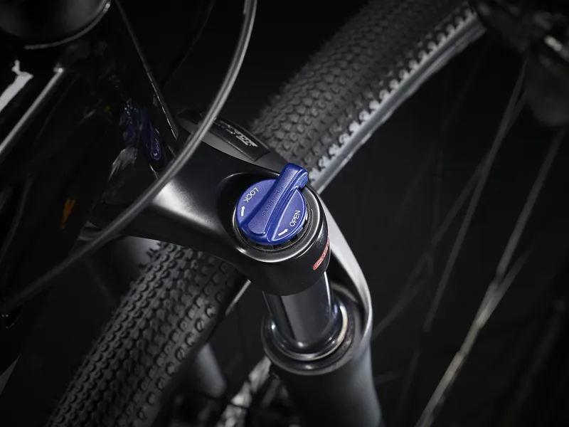 TREK Dual Sport 2 Gen 4 Hybrid Bike in Trek Black-5